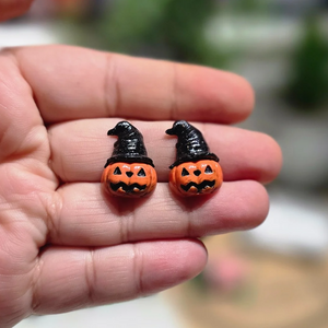 Pumpkin Witch Stud